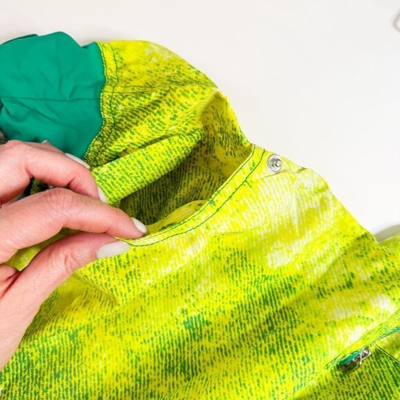 Zumba Fitness NWT! Women's Illusion Cargo Pants in Neon Green Size Small - Picture 5 of 7